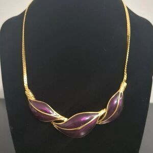 Vintage Signed Trifari Dark Purple Enamel Leaf Goldtone Collar Necklace